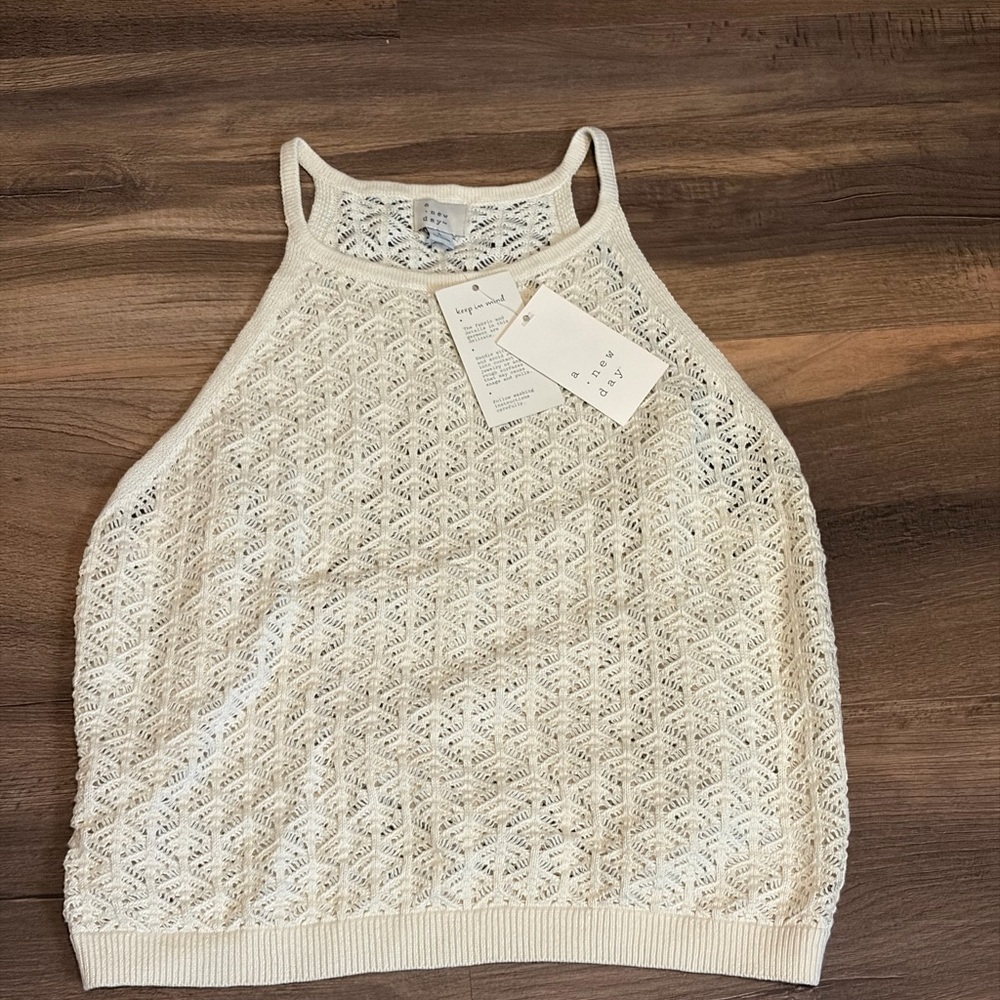 Womens NWT a new day Textured Cream Cropped Tank Top Size Large